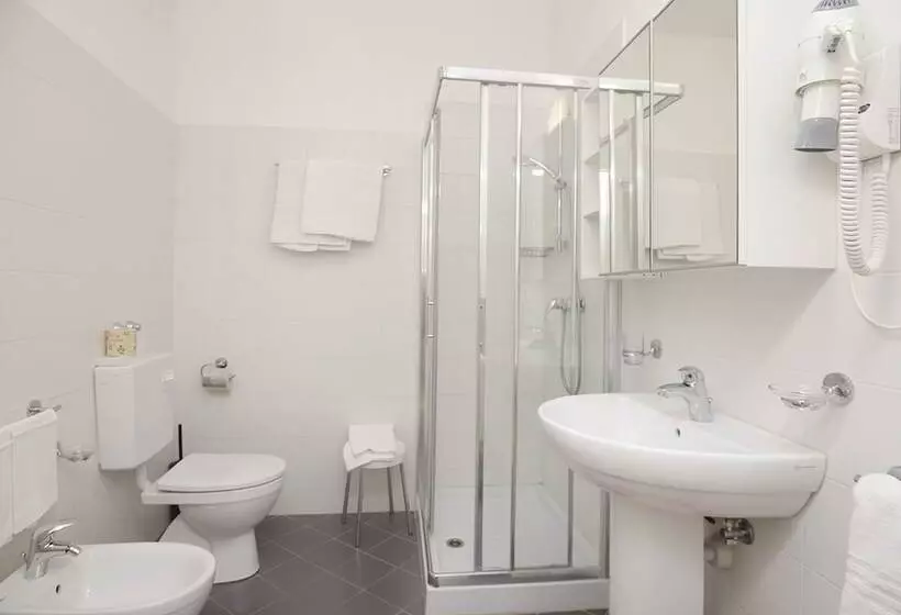 Fotos del hotel Grand  Mediterranée:  8