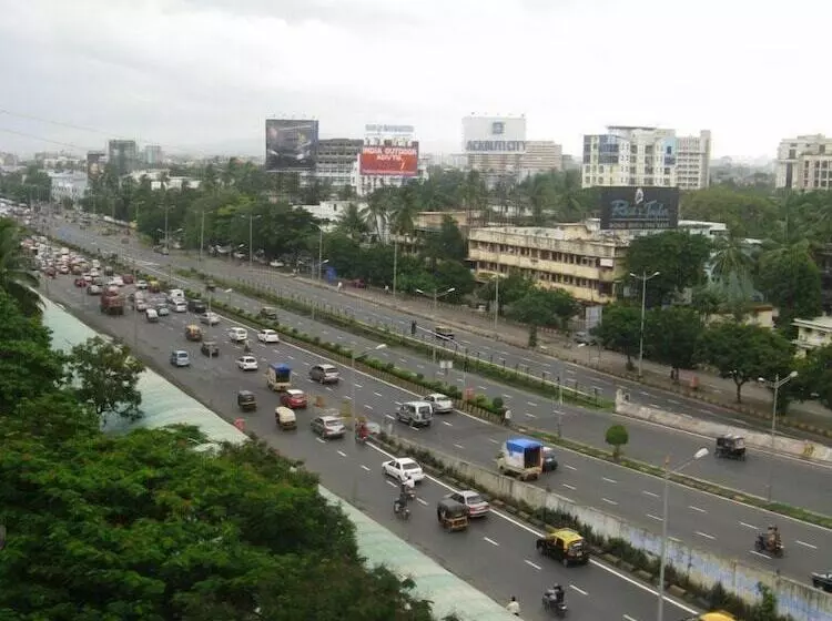 Fotos del hotel Hummingbird Apartments  Saiprasad:  10