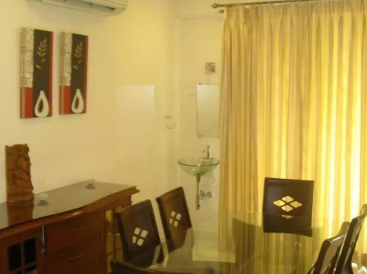 Fotos del hotel Hummingbird Apartments  Saiprasad:  18