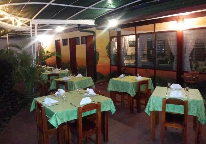 Fotos del hotel La Rosa De America:  5