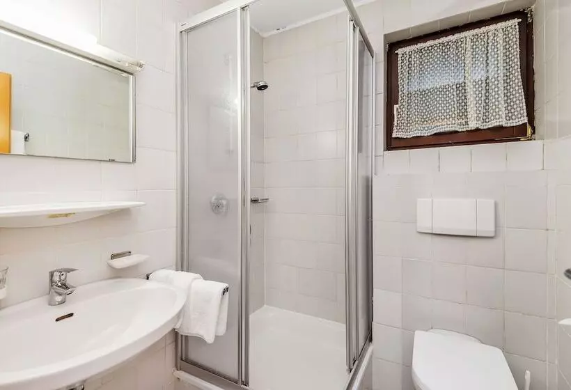 Fotos del hotel Sylvia By Skinetworks:  6