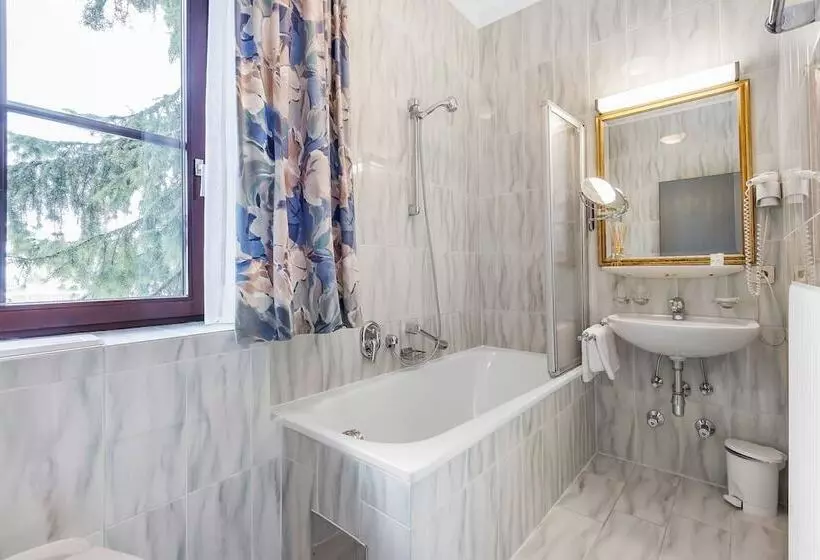 Fotos del hotel Sylvia By Skinetworks:  19