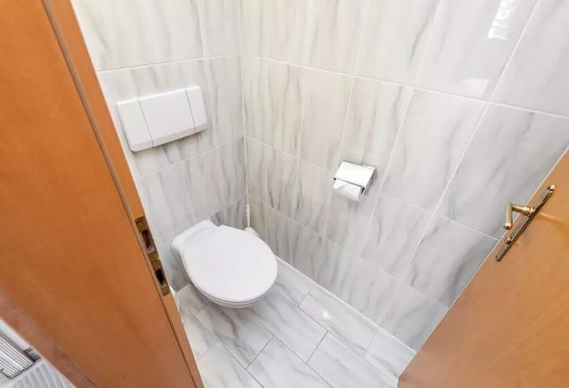 Fotos del hotel Sylvia By Skinetworks:  11