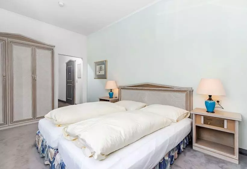 Fotos del hotel Sylvia By Skinetworks:  13