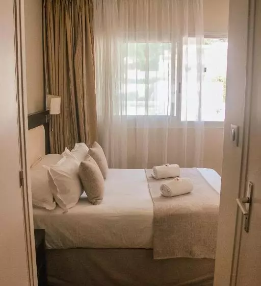 Fotos del hotel Hôtel La Pinède:  2