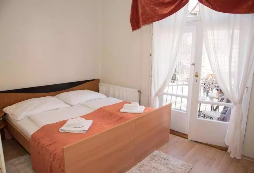 Fotos del hotel Astoria Panzió:  14