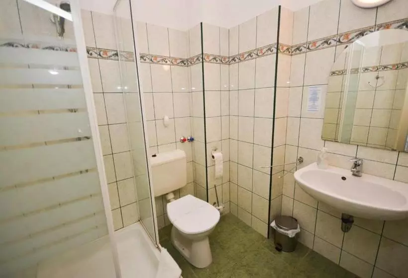 Fotos del hotel Broadway City Guesthouse:  9