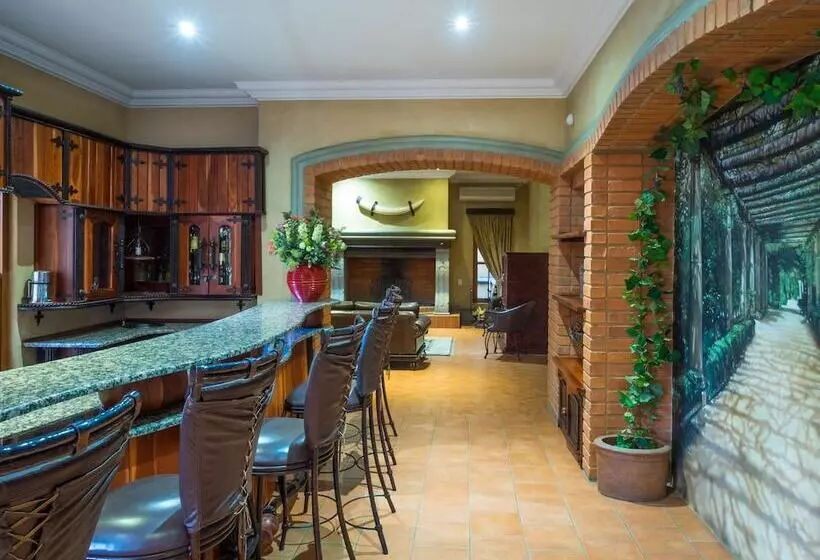 Fotos del hotel Castello Di Monte:  2