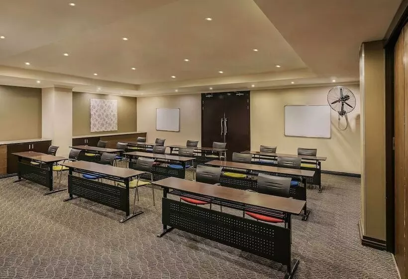 Fotos del hotel Protea Hotel By Marriott Lusaka Tower:  25