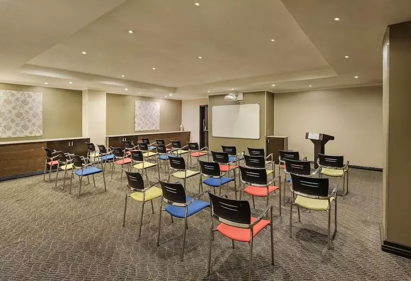 Fotos del hotel Protea Hotel By Marriott Lusaka Tower:  24