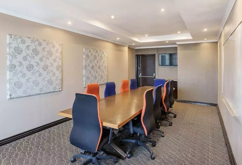 Fotos del hotel Protea Hotel By Marriott Lusaka Tower:  17