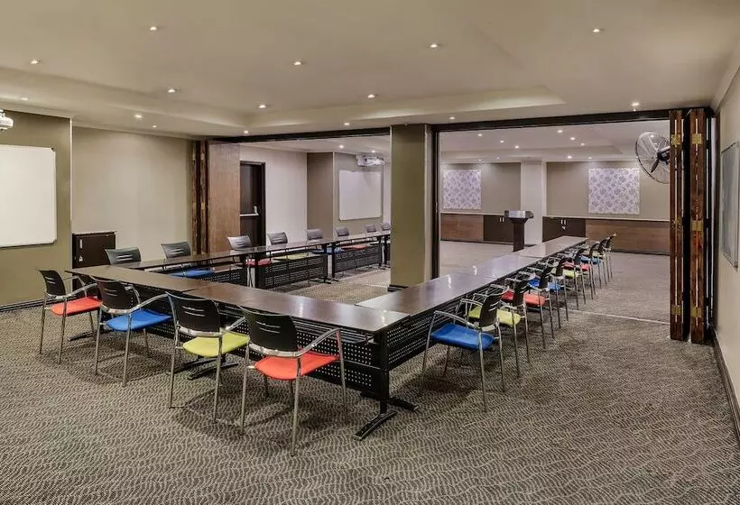 Fotos del hotel Protea Hotel By Marriott Lusaka Tower:  22