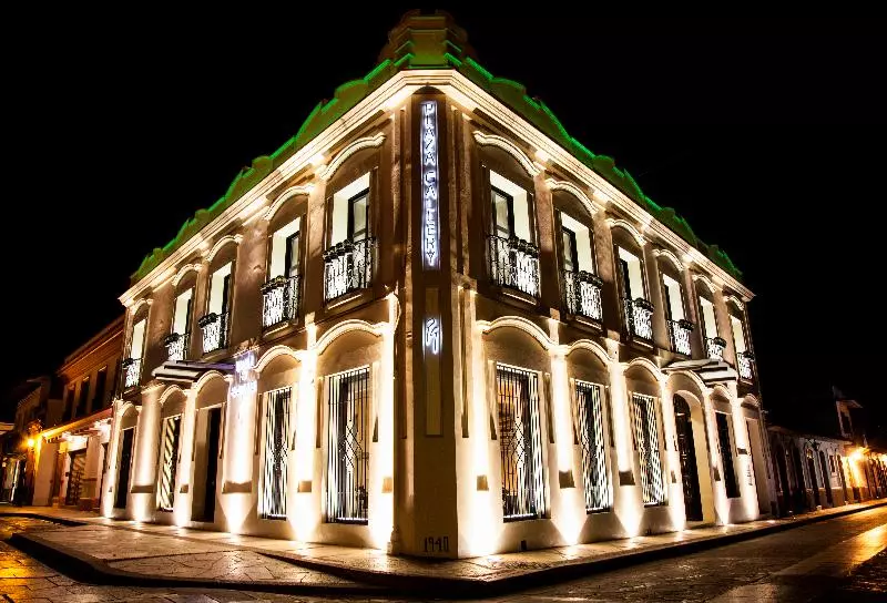 Plaza Gallery  Boutique