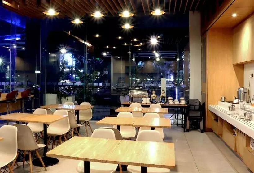 Fotos del hotel Holiday Inn Express Jakarta Thamrin, An Ihg:  4