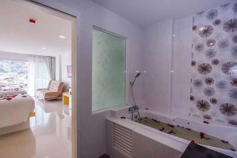 Fotos del hotel Patong Holiday By Tuana Group:  16