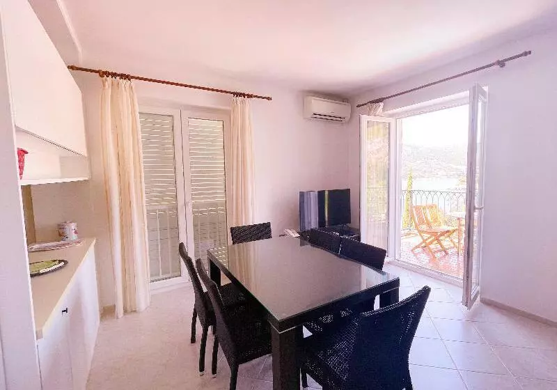 Fotos del hotel Villa Paradiso:  11