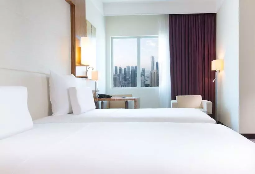 Fotos del hotel Pullman Dubai Jumeirah Lakes Towers:  9