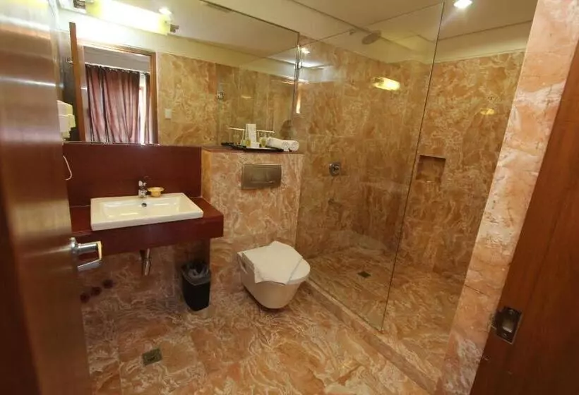 Fotos del hotel Crown Regency Beach Resort:  17