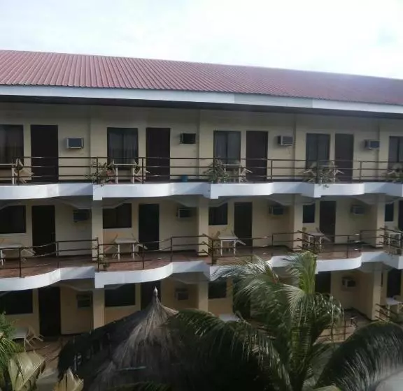 Fotos del hotel Crown Regency Beach Resort:  2