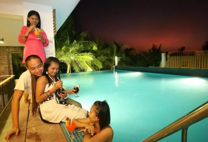 Fotos del hotel Crown Regency Beach Resort:  15