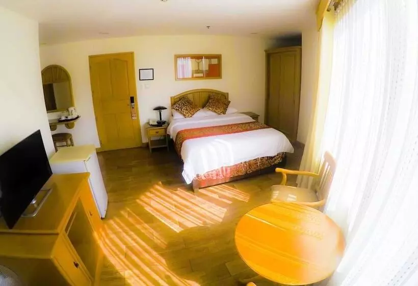 Fotos del hotel The Golden Pine:  17