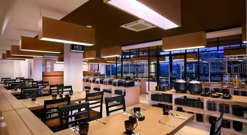 Fotos del hotel Neo Candi Simpang Lima - Semarang By Aston:  9