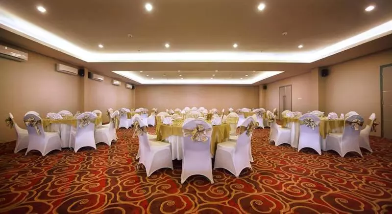 Fotos del hotel Neo Candi Simpang Lima - Semarang By Aston:  13