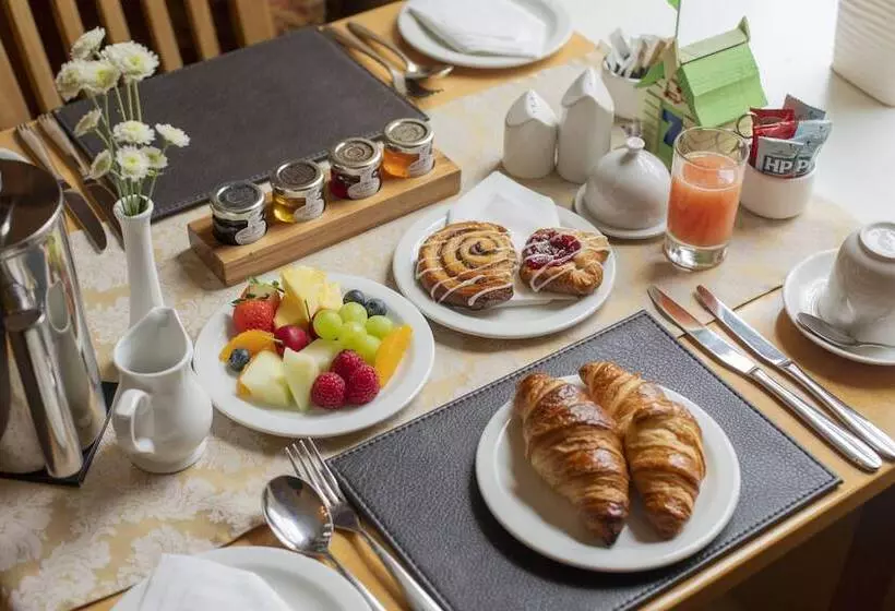 Fotos del hotel The Briarfields:  14