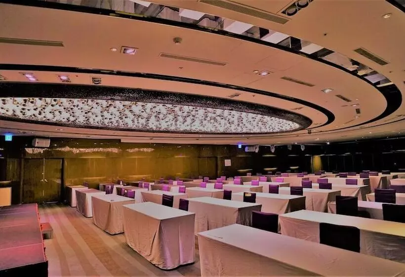 Fotos del hotel City Suites  Kaohsiung Chenai:  6