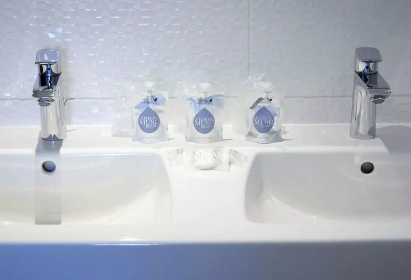 Fotos del hotel Kyriad Prestige Saint-malo:  21