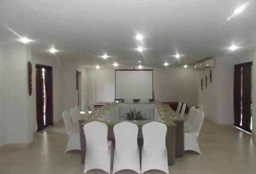 Fotos del hotel Luwansa Beach:  5