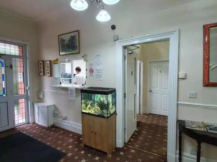 Fotos del hotel The Handforth Lodge - Bed & Breakfast:  11