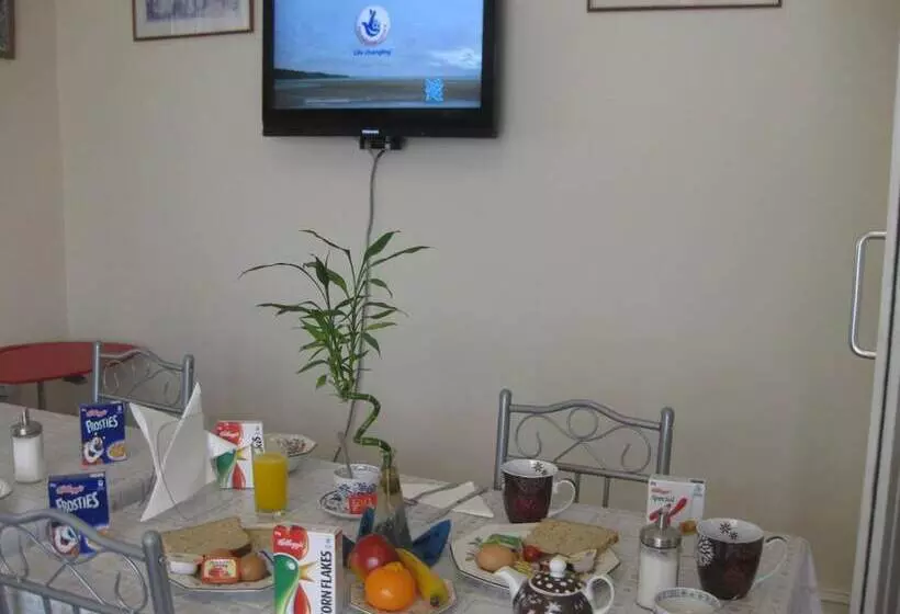 Fotos del hotel The Handforth Lodge - Bed & Breakfast:  9