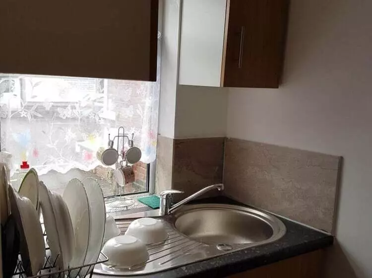 Fotos del hotel The Handforth Lodge - Bed & Breakfast:  12