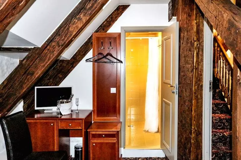 Fotos del hotel Three Crowns Residents:  9