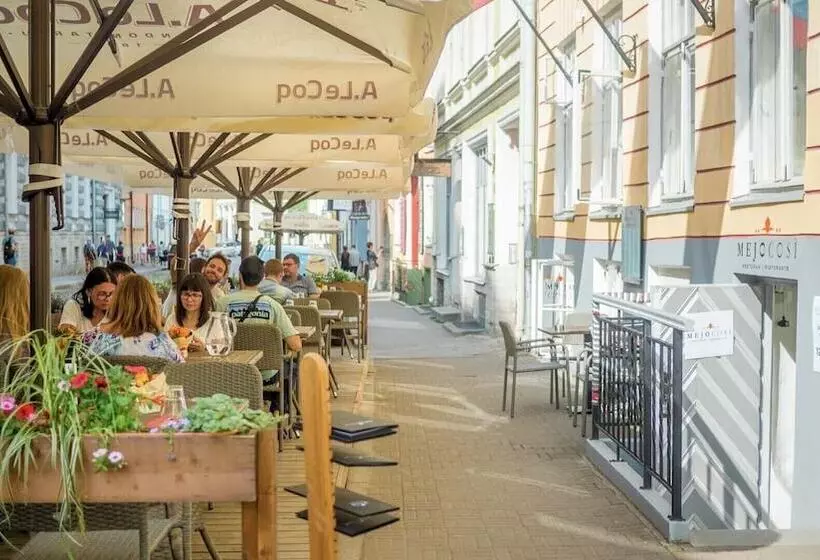 Fotos del hotel Three Crowns Residents:  5