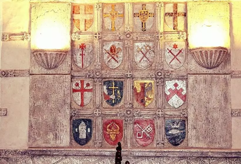 Fotos del hotel Three Crowns Residents:  19