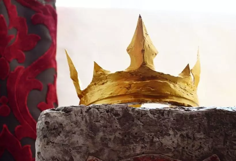 Fotos del hotel Three Crowns Residents:  23