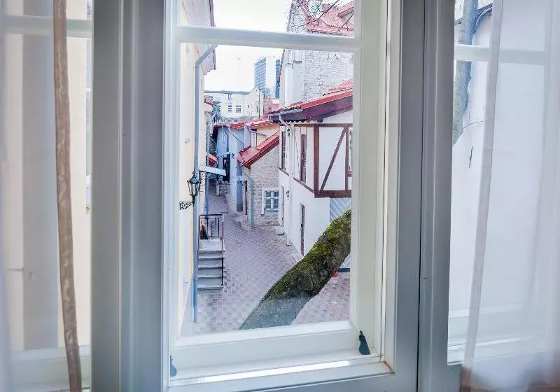 Fotos del hotel Three Crowns Residents:  13