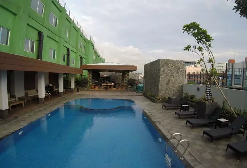 Fotos del hotel Whiz Prime  Kelapa Gading:  2