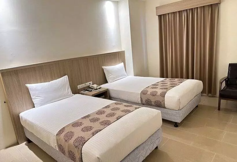 Fotos del hotel East Town 26:  5