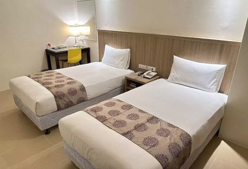 Fotos del hotel East Town 26:  11