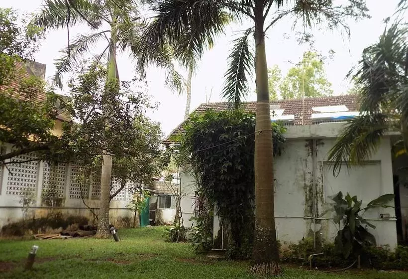 Fotos del hotel Elphinstone Residency:  16