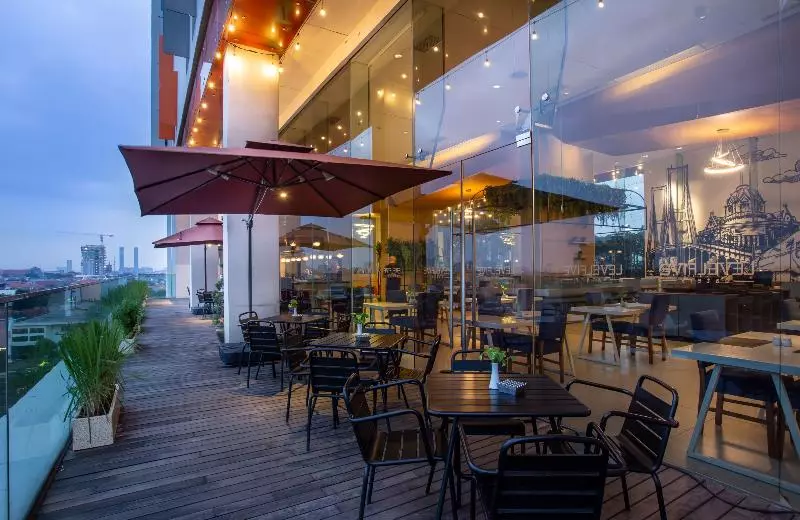 Fotos del hotel Harris  & Conventions Gubeng:  21