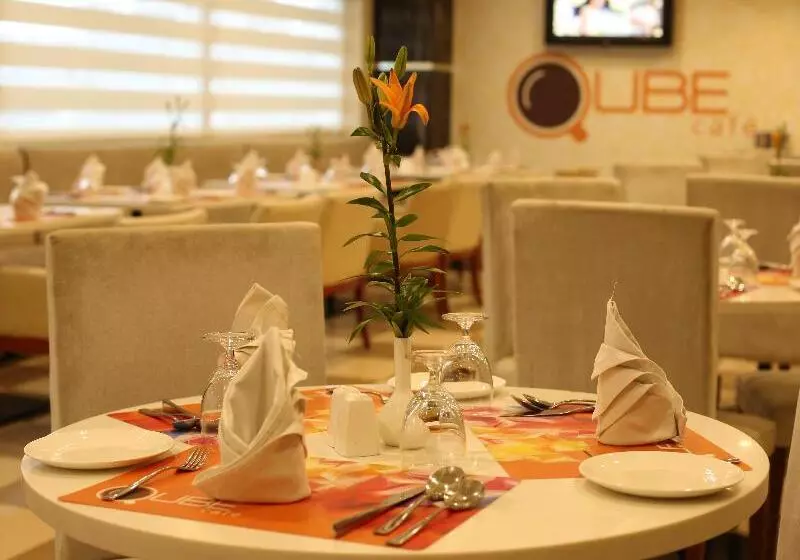 Fotos del hotel Siesta Hitech:  4