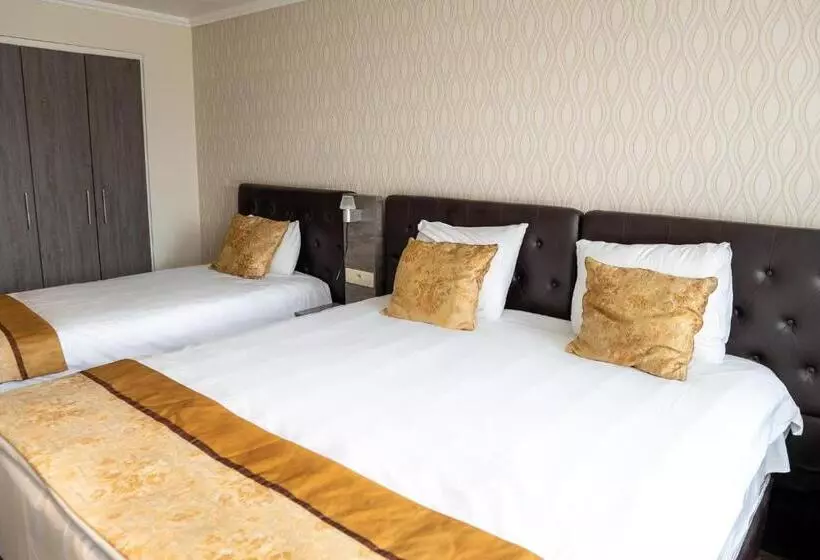 Fotos del hotel The Helmet:  15