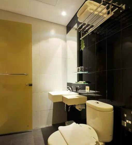 Fotos del hotel Pyrenees Jogja:  6