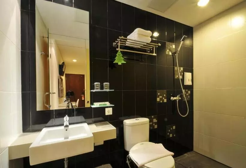 Fotos del hotel Pyrenees Jogja:  12