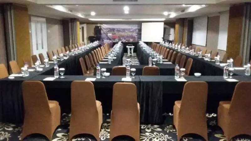 Fotos del hotel Golden Tulip Legacy Surabaya:  2