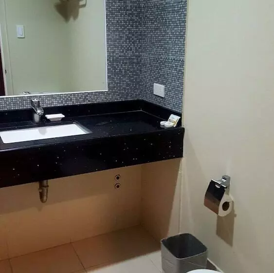 Fotos del hotel Reddoorz Plus Near Robinsons Dumaguete:  8